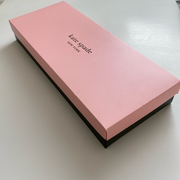 ♠️❤️♠️Kate Spade♠️
Darling Point 2-Piece Dessert Server by Kate Spade - Picture 6 of 8